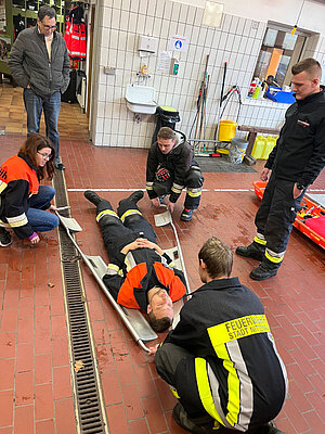 Training teamwork fire department / EMS