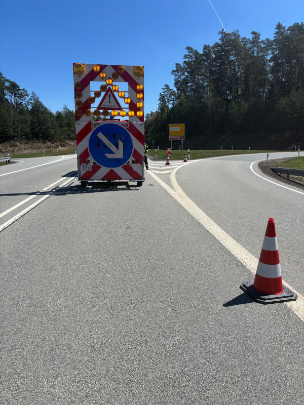 Traffic safety trailer
