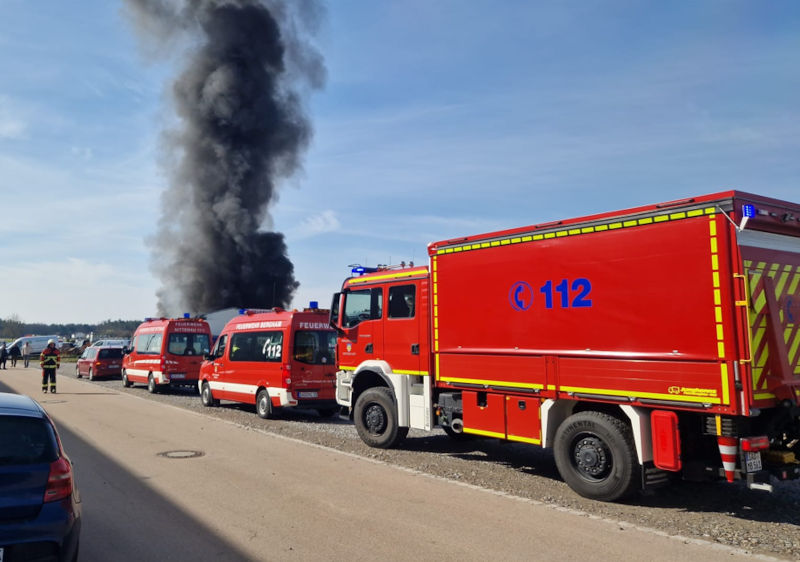 Fire in auto repair shop in Bruck